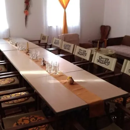 Hangonyi Pizzeria Es Vendeghaza