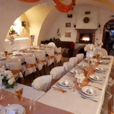 Hangonyi Pizzeria Es Vendeghaza Vendégház