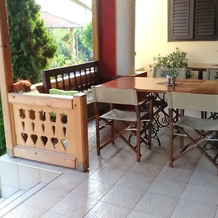 Hangonyi Pizzeria Es Vendeghaza Guest house *