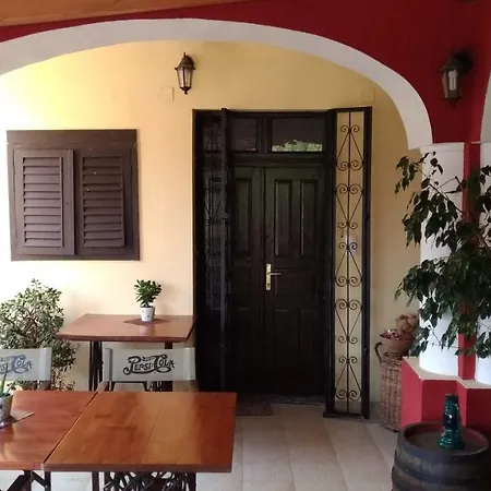 Hangonyi Pizzeria Es Vendeghaza Guest house
