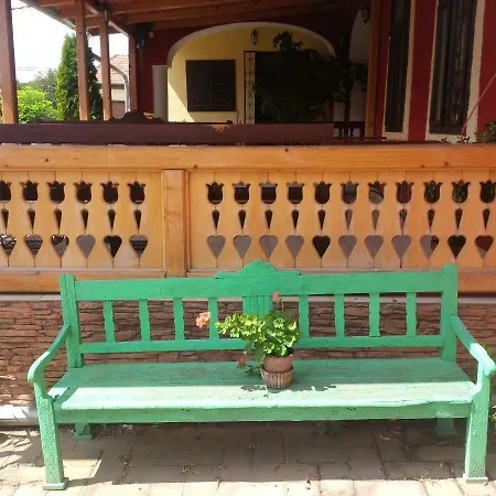 Hangonyi Pizzeria Es Vendeghaza Guest house