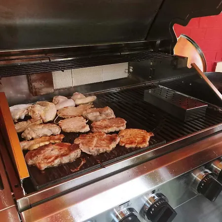 Hangonyi Pizzeria Es Vendeghaza