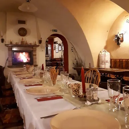 Vendégház Hangonyi Pizzeria Es Vendeghaza *