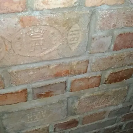 Hangonyi Pizzeria Es Vendeghaza Vendégház *