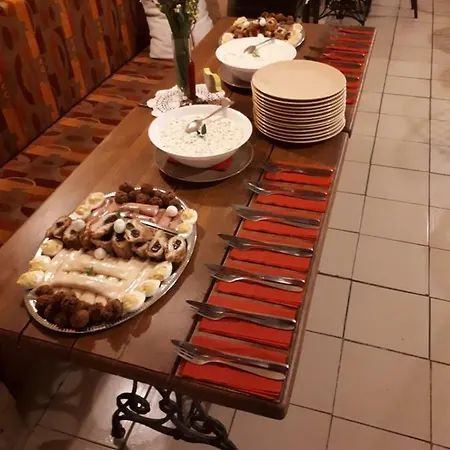 Hangonyi Pizzeria Es Vendeghaza