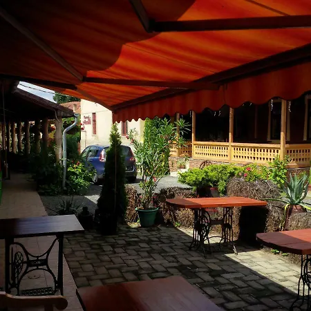 Guest house Hangonyi Pizzeria Es Vendeghaza