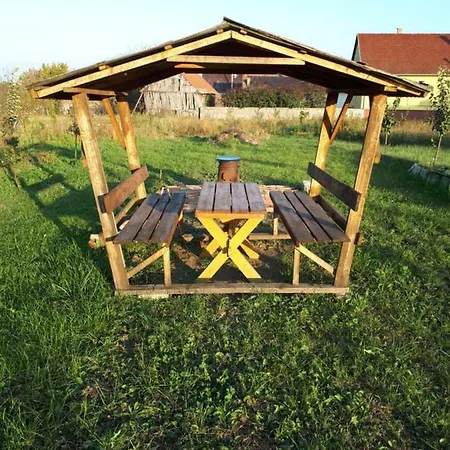 Hangonyi Pizzeria Es Vendeghaza Vendégház Hangony
