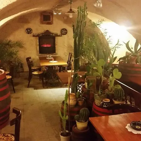 Hangonyi Pizzeria Es Vendeghaza Hangony
