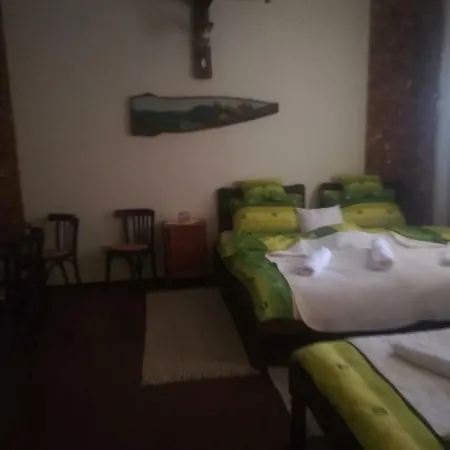 Hangonyi Pizzeria Es Vendeghaza * Hangony