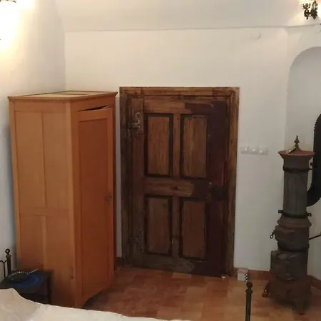 Hangonyi Pizzeria Es Vendeghaza Hangony