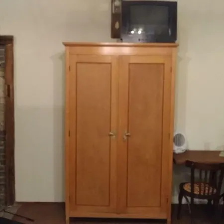 Hangonyi Pizzeria Es Vendeghaza Vendégház