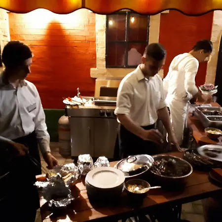 Hangonyi Pizzeria Es Vendeghaza Hangony