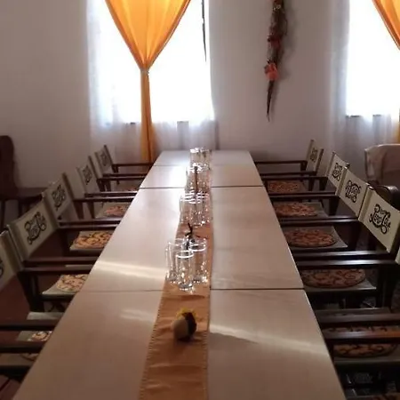 Vendégház Hangonyi Pizzeria Es Vendeghaza Hangony