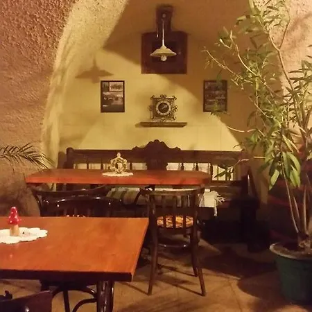 Vendégház Hangonyi Pizzeria Es Vendeghaza